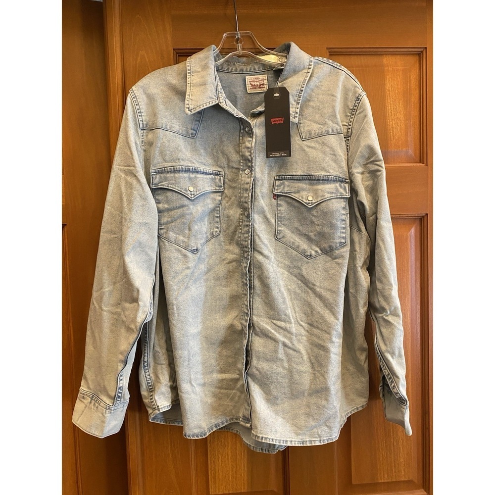 NEW Levi Strauss Plus Denim Shirt Women's 2X Pearl Snaps Pockets Light Wash Soft